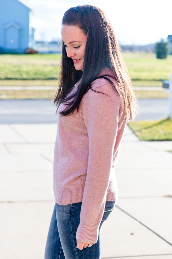 Outfit Pink Pullover Sweater