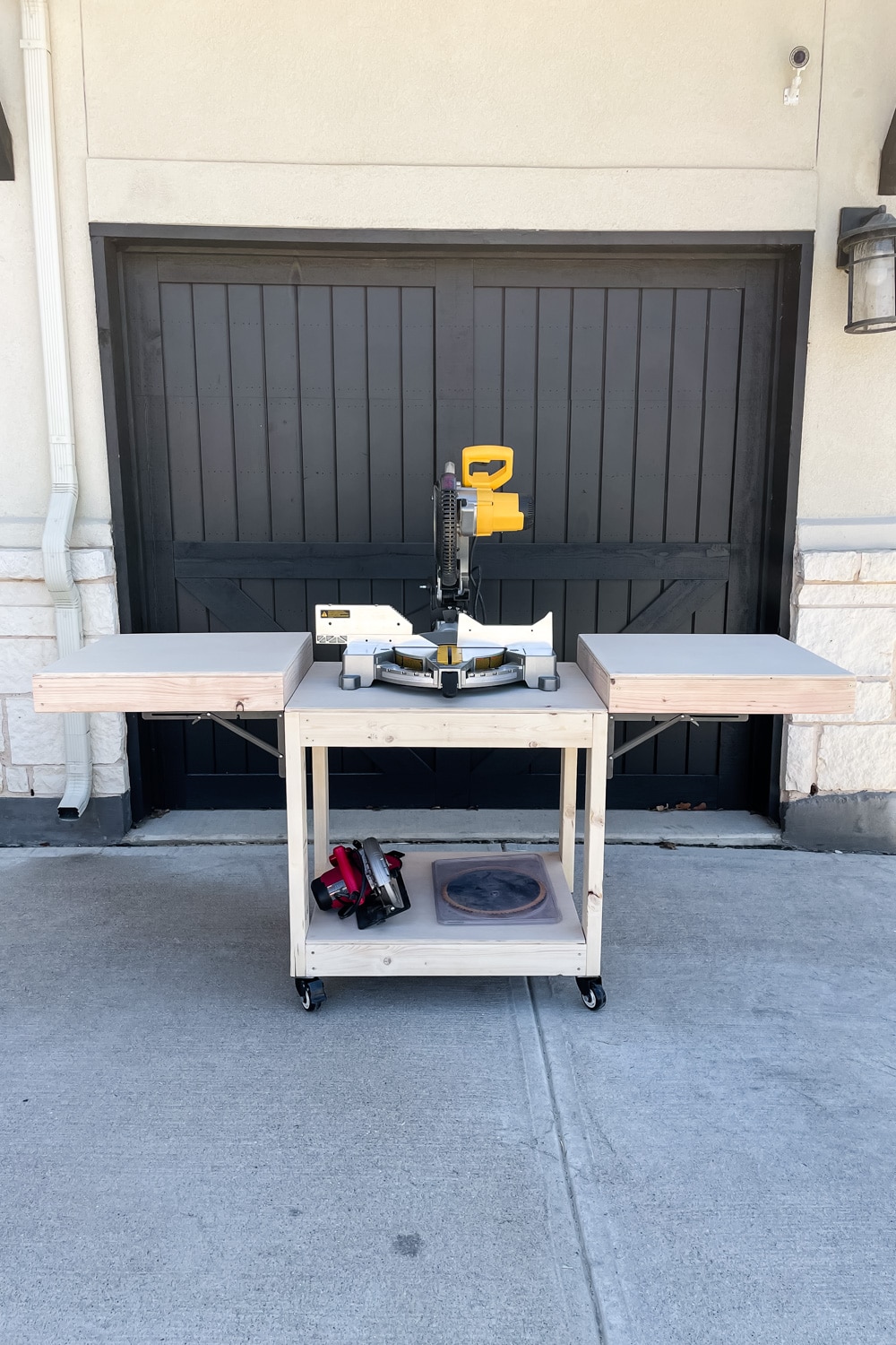 How To Build A Mobile Miter Saw Table