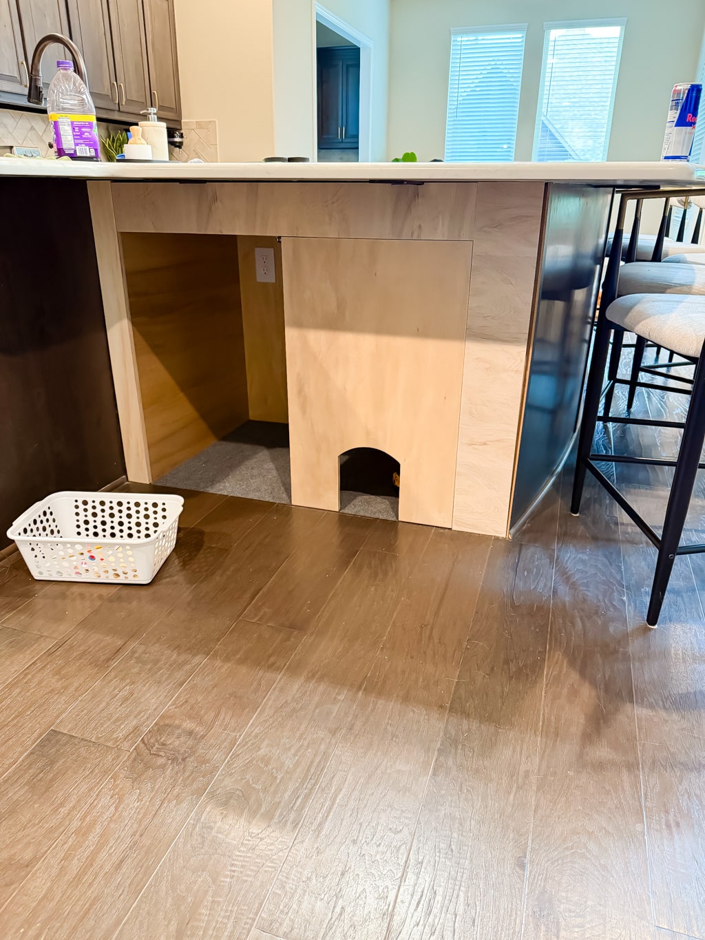 Diy Hidden Litter Box Cabinet 12 Built In Cat Box Closet 14