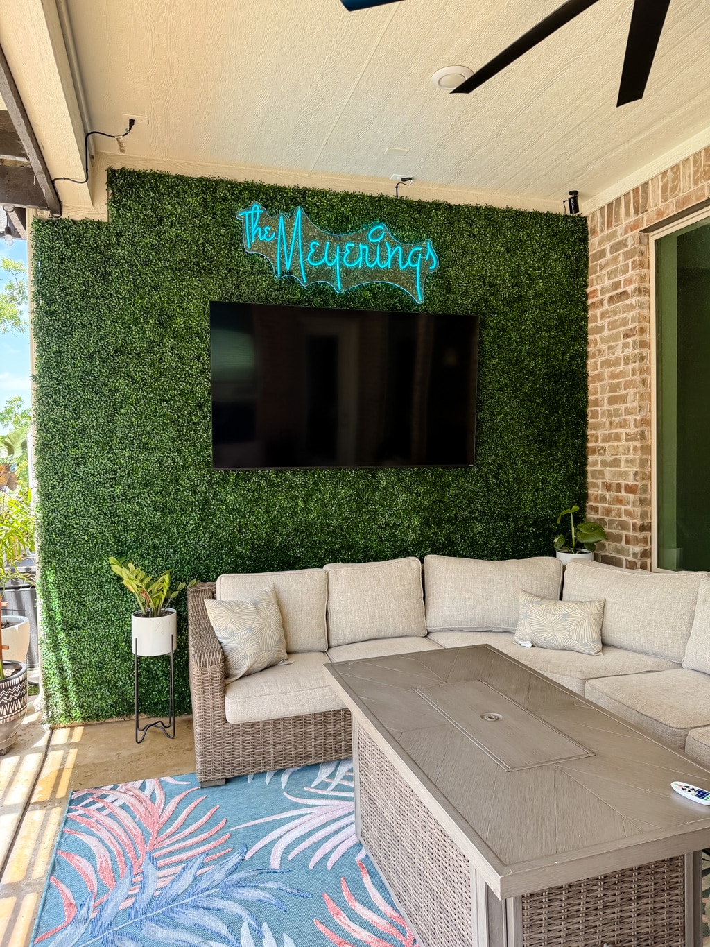 Home 31 Diy Boxwood Wall