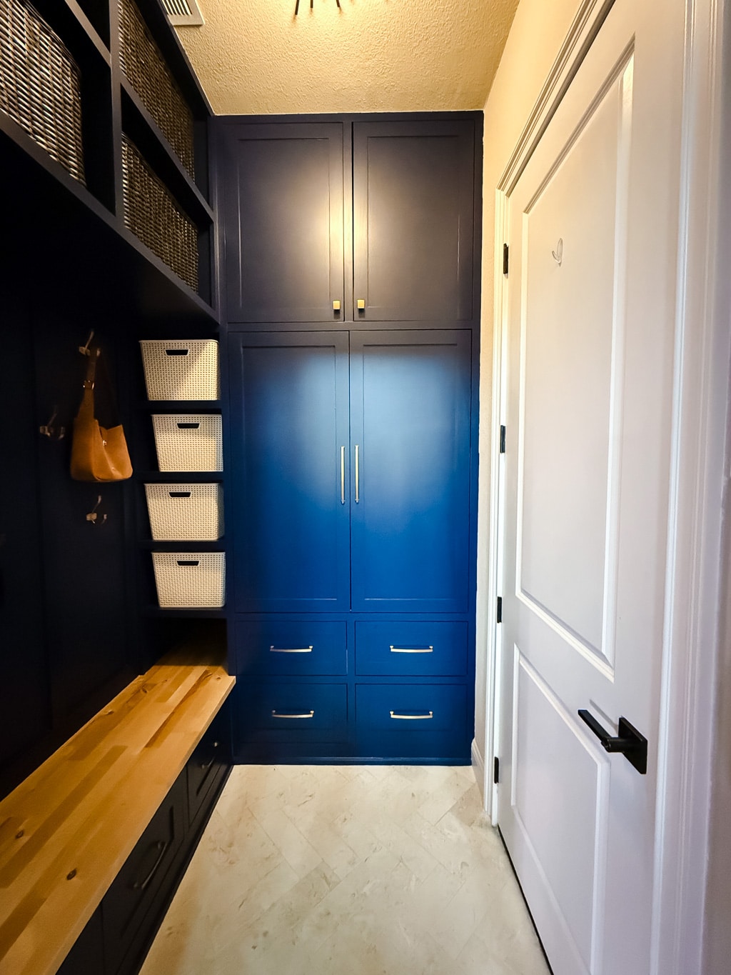 DIY Mudroom Upgrade: Custom Storage, Built-Ins, and Family Function 32 diy mudroom upgrade 31